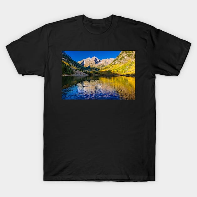 Maroon Bells Ripples - A Day with the ducks T-Shirt by nikongreg